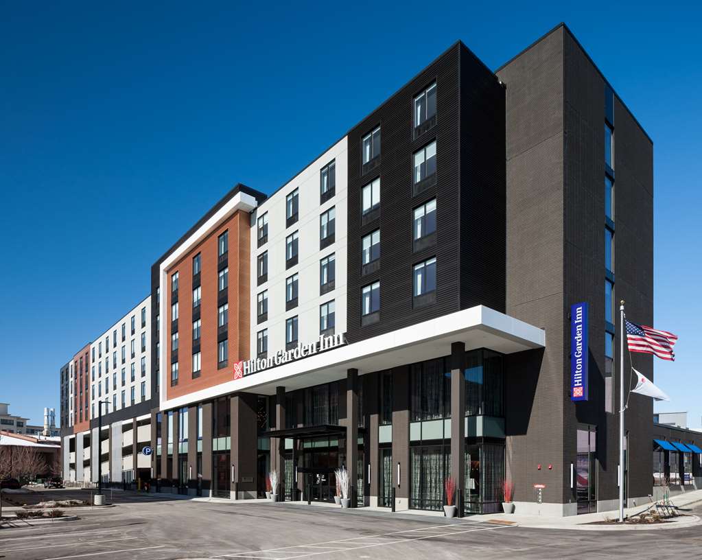 Фото Hilton Garden Inn Madison Downtown