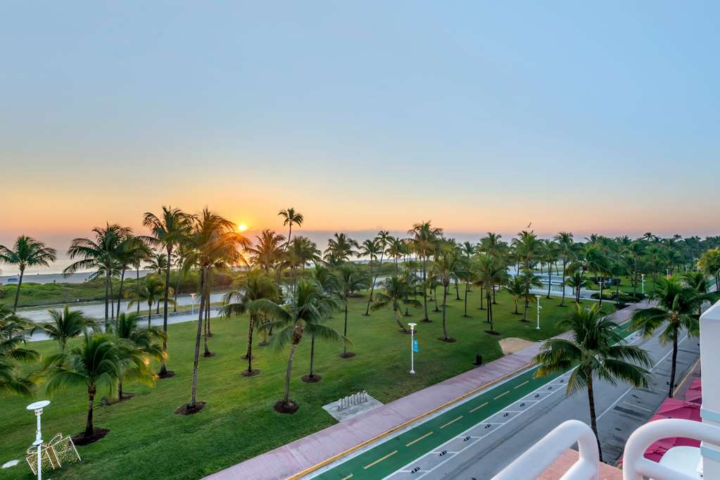 Фото Hilton Vacation Club Crescent on South Beach Miami
