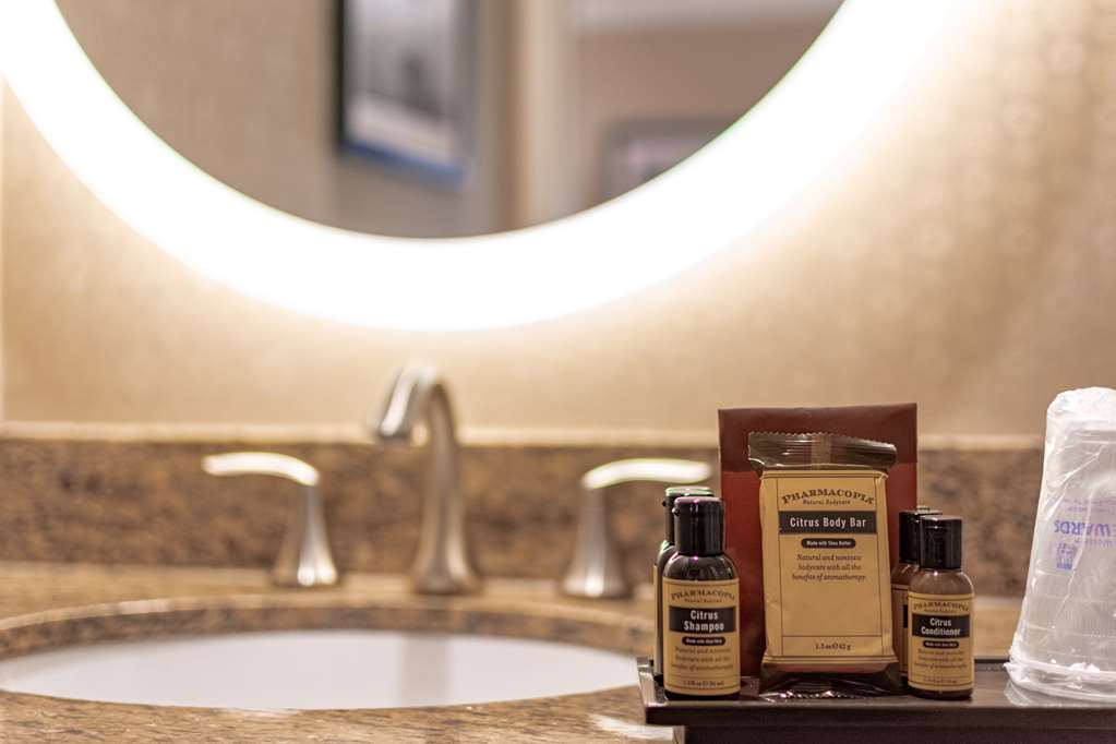 Фото Best Western Plus Suites Hotel Coronado Island