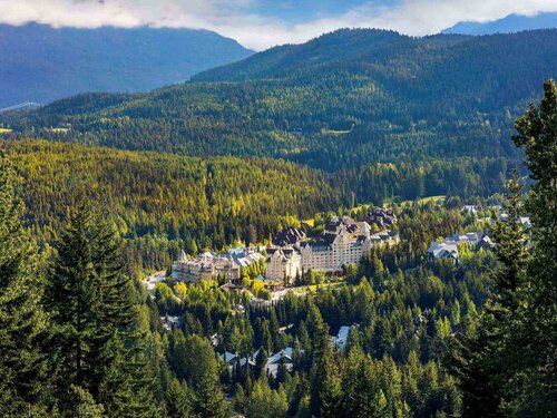 Гостиница Fairmont Chateau Whistler в Уистлере