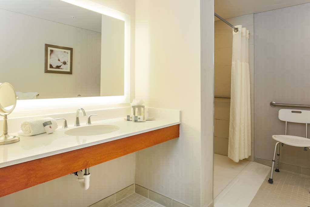 Фото Doubletree by Hilton Atlanta Airport