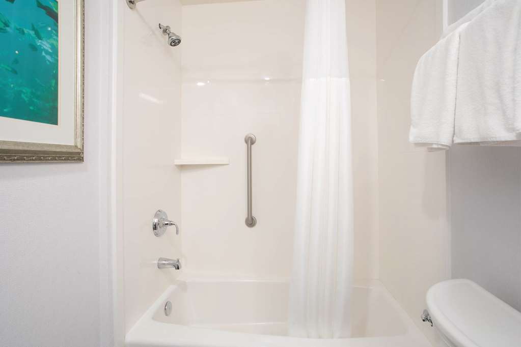 Фото Hampton Inn Monterey