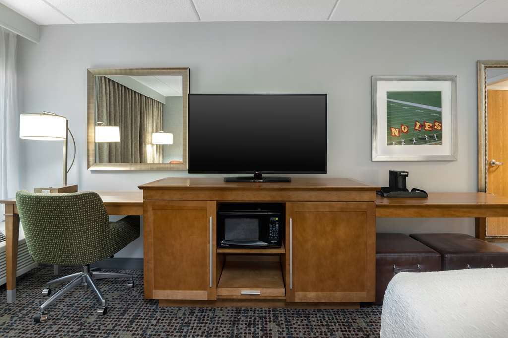 Фото Hampton Inn Tallahassee-Central