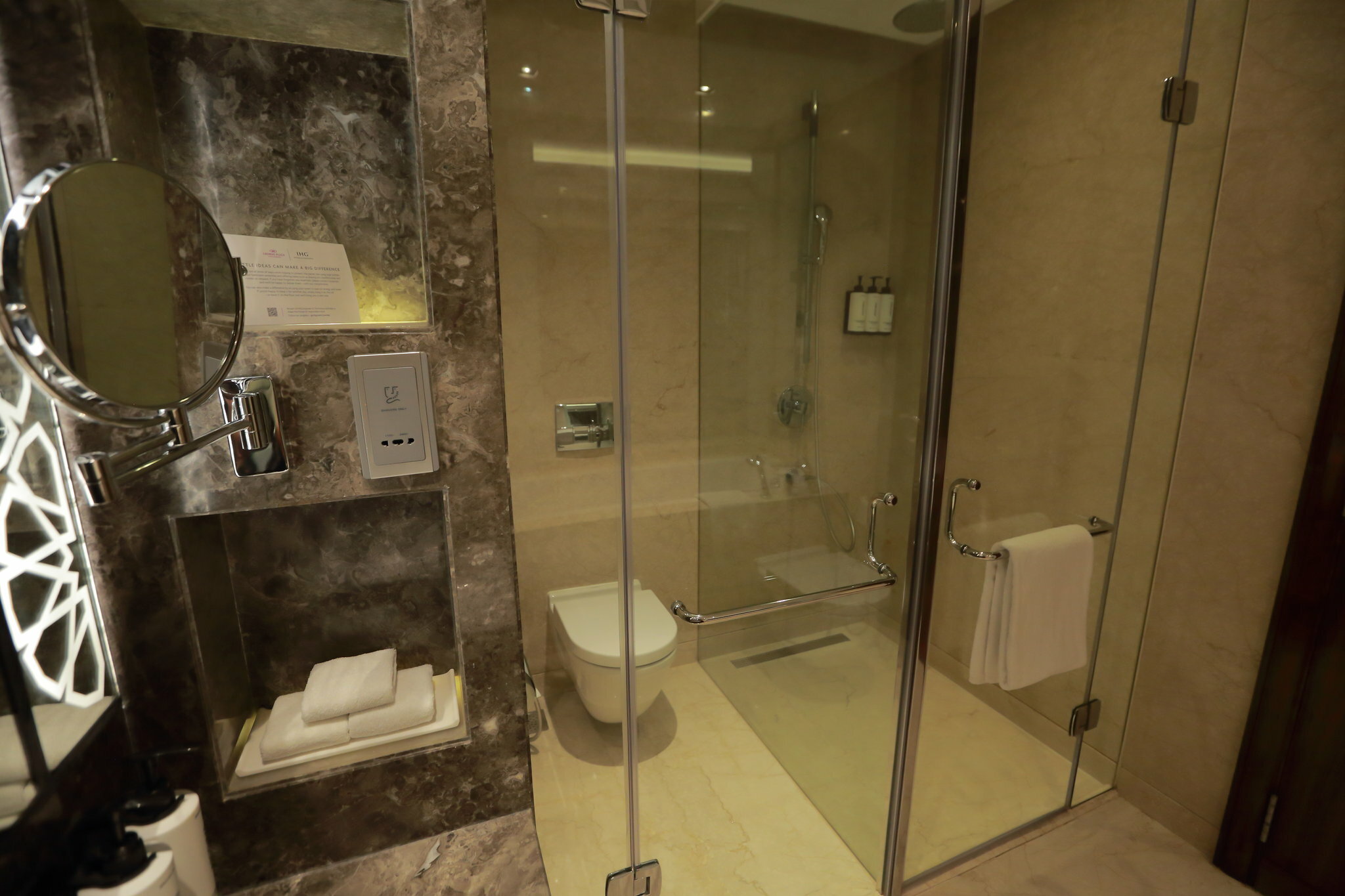 Фото Crowne Plaza New Delhi Rohini