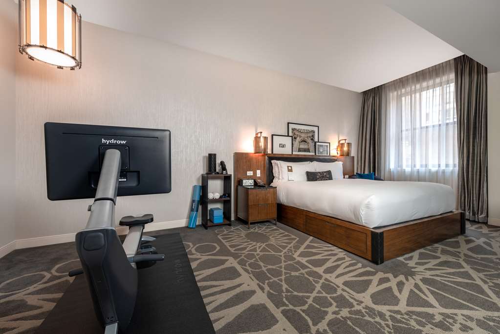Фото LondonHouse Chicago, Curio Collection by Hilton