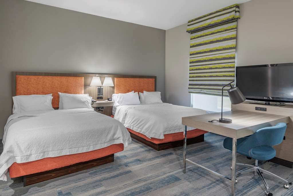 Фото Hampton Inn Brownwood