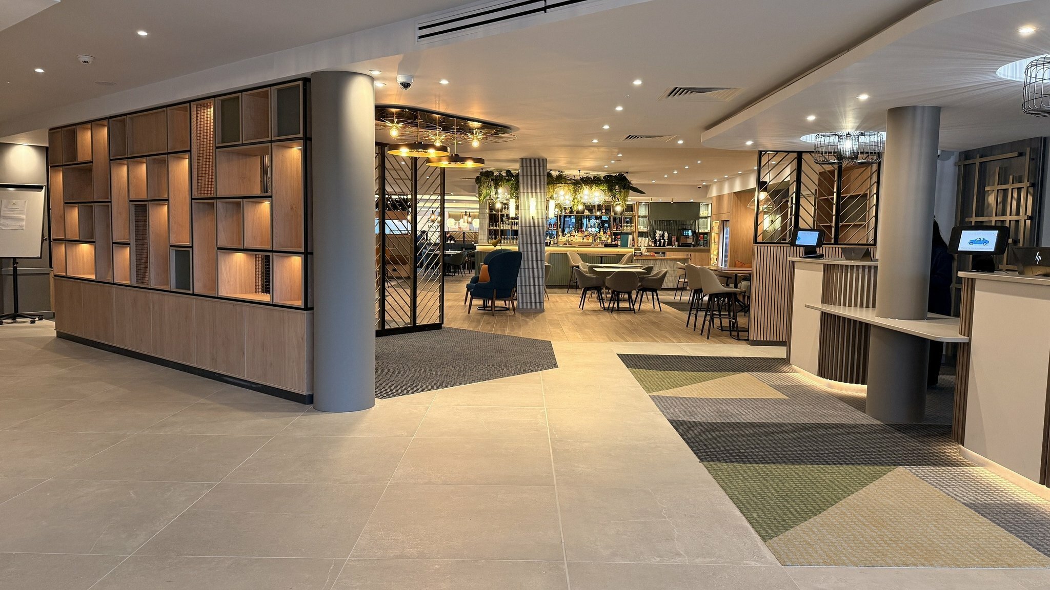 Фото Hilton Garden Inn Luton North