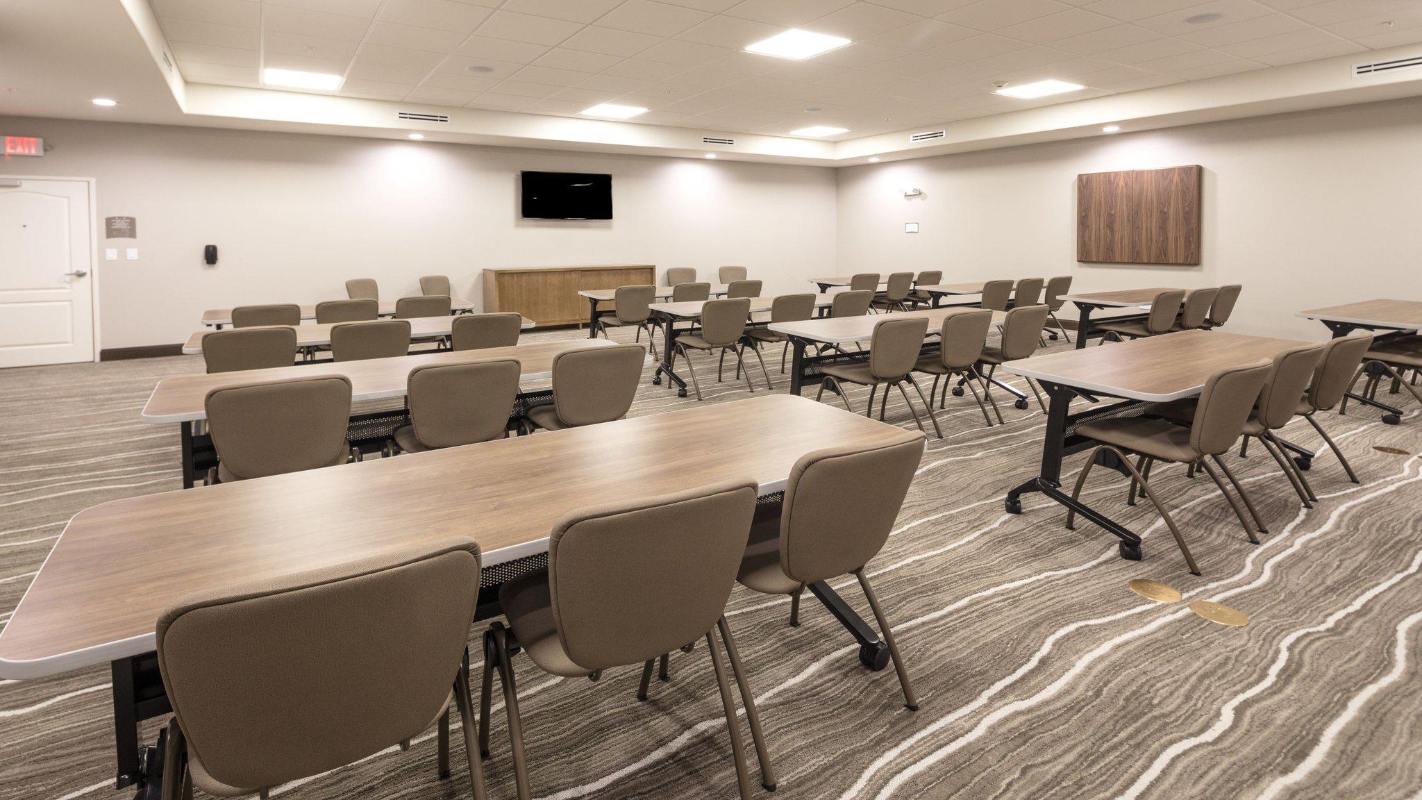 Фото Staybridge Suites Charlotte – Tyvola, an Ihg Hotel