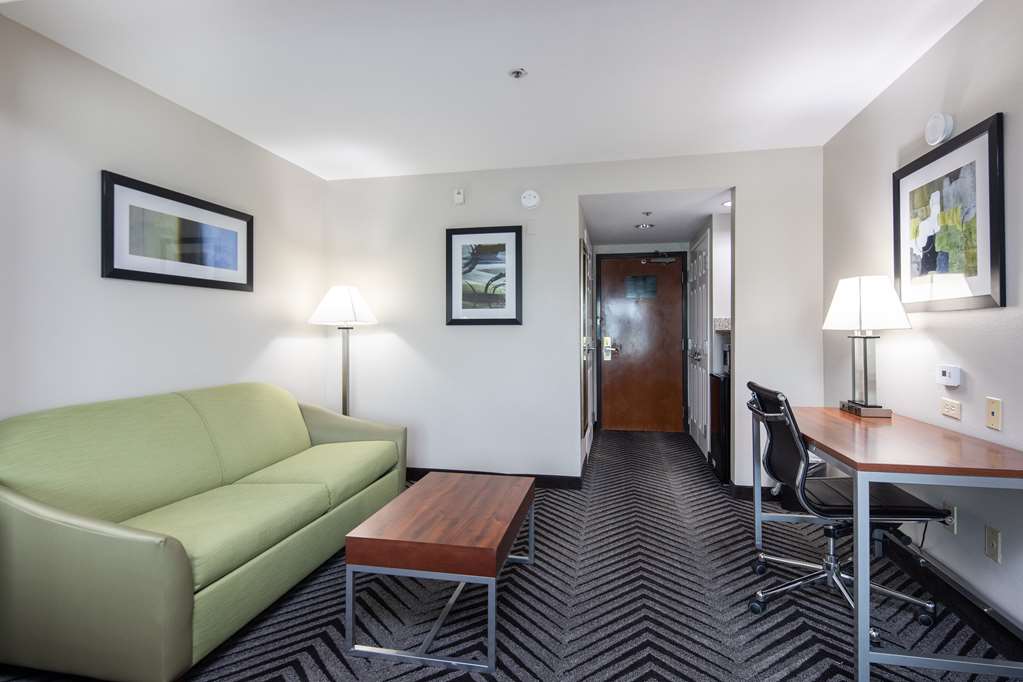 Фото Best Western Coyote Point Inn