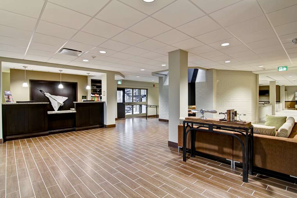 Фото Best Western London Airport Inn & Suites