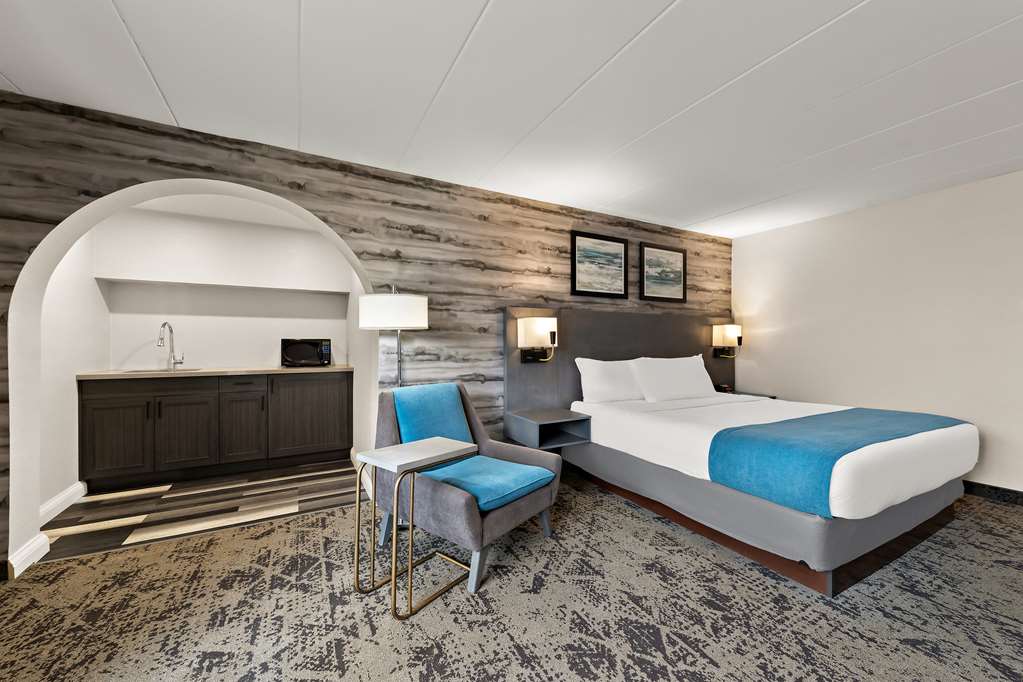 Фото Best Western Parkway Hotel Toronto North