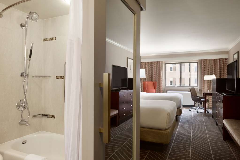 Фото Hilton Arlington