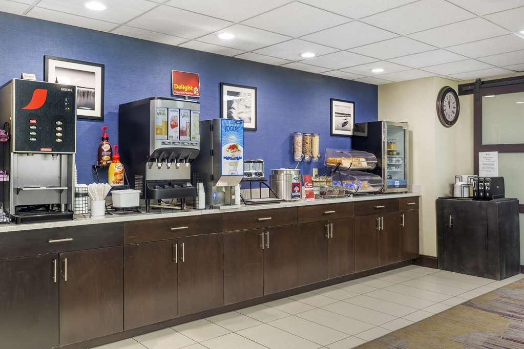 Фото Best Western Plus Berkshire Hills Inn & Suites