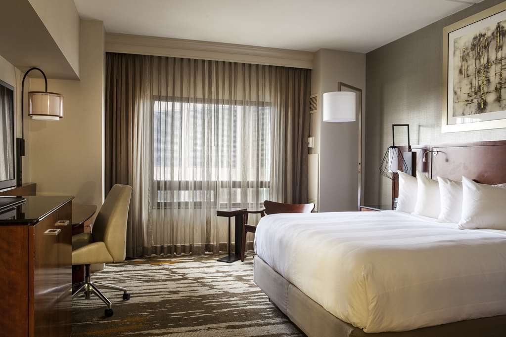 Фото Hilton Denver City Center