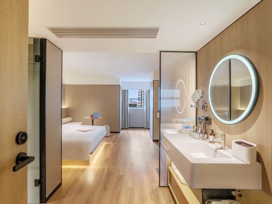 Фото Lanez Hotel Shenzhen Huaqiang Road Subway Station