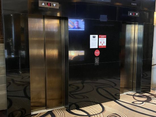 Фото Hard Days Night Hotel