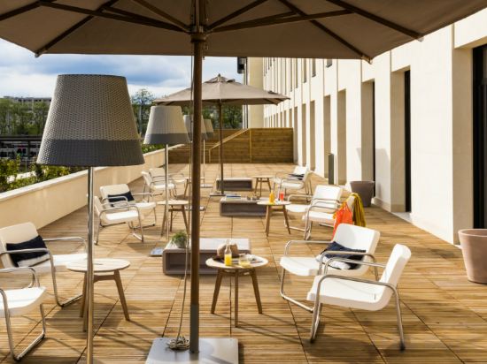 Фото Okko Hotels Paris Porte de Versailles