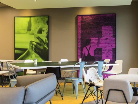 Фото ibis Zurich Messe Airport