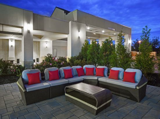 Фото Hilton Hasbrouck Heights