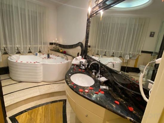 Фото Simon's Guest House