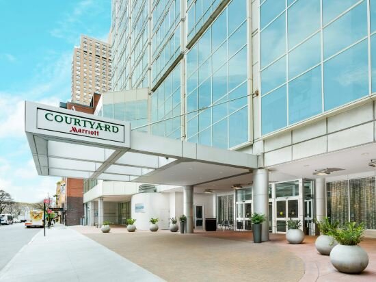 Фото Courtyard New York Manhattan/Upper East Side