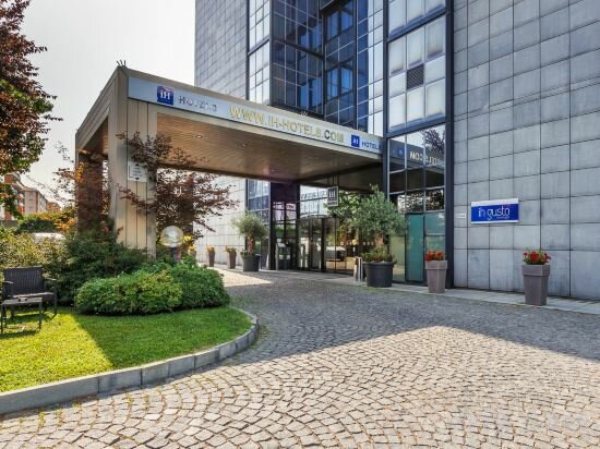 Фото IH Hotels Milano Lorenteggio