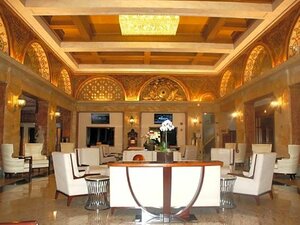 Гостиница The Congress Plaza Hotel & Convention Center