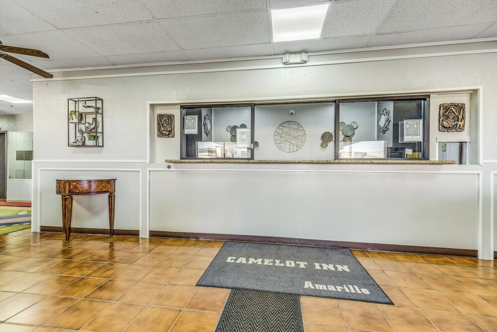 Фото Camelot Inn