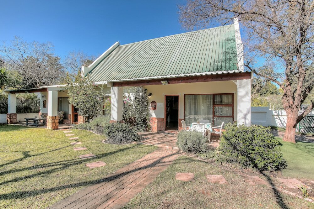 Фото Sunninghill Guest Lodge