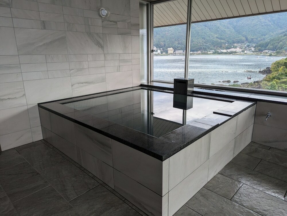 Фото Kawaguchiko Hotel