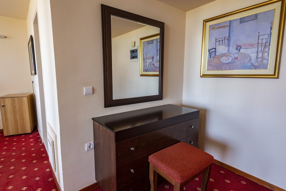 Фото Dolphin Resort Hotel & Conference