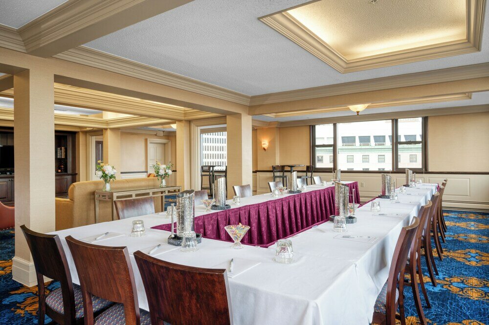 Фото Hampton Inn & Suites Providence Downtown