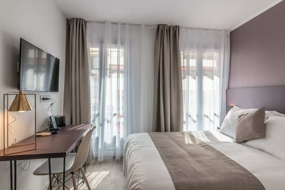 Фото The Alcove Hotel