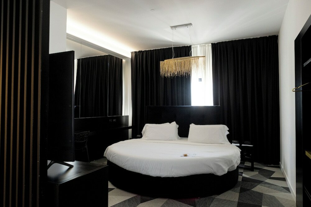 Фото My Suite Hotel