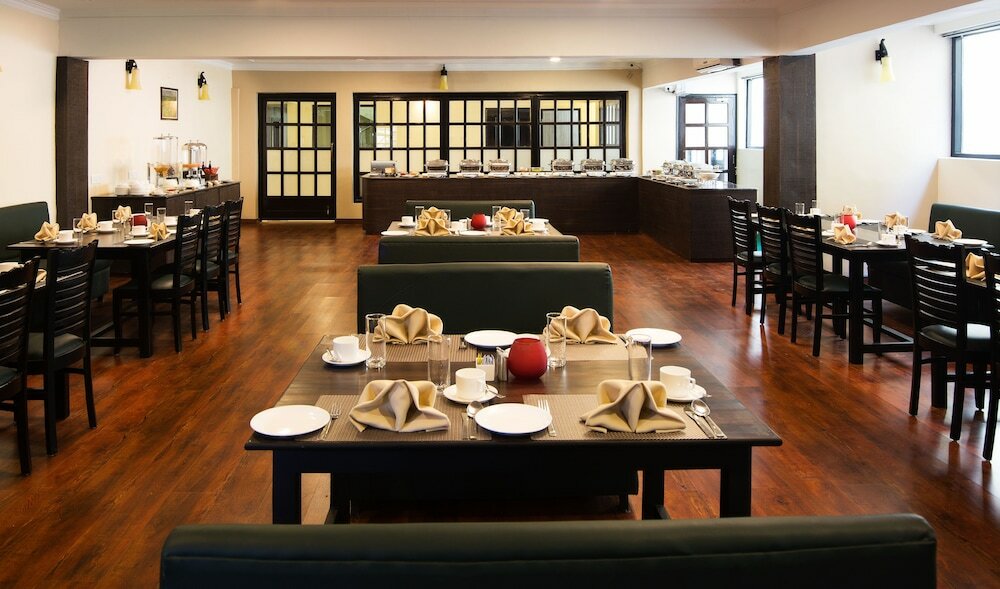 Фото Sterling Nainital