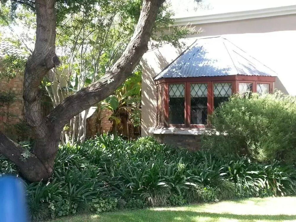 Фото Town and Country Guest House