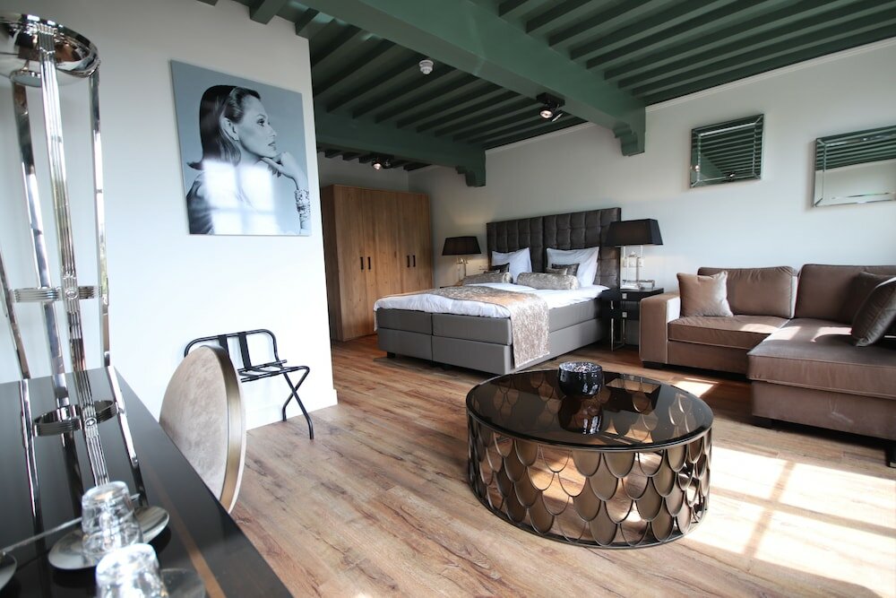 Фото Steenhof Suites