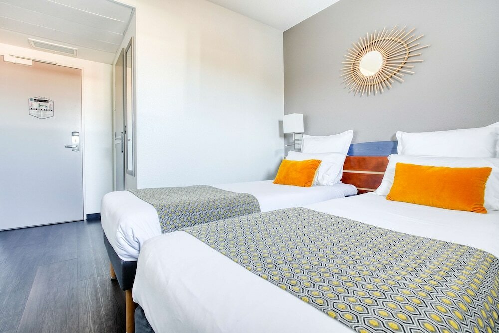 Фото Kyriad Bordeaux Sud - Villenave d'Ornon