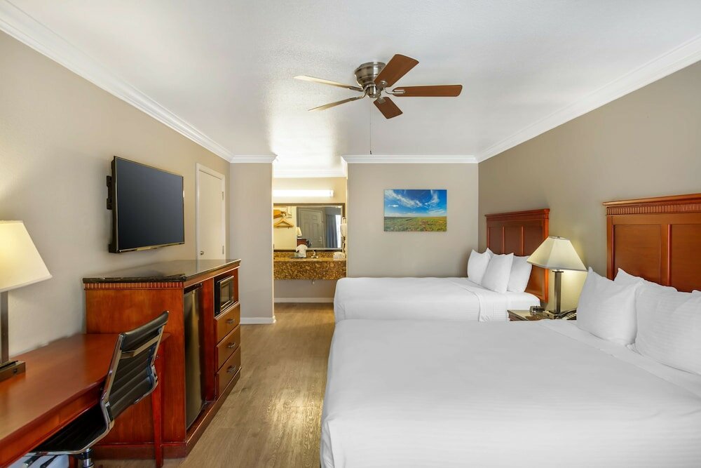 Фото Best Western Heritage Inn