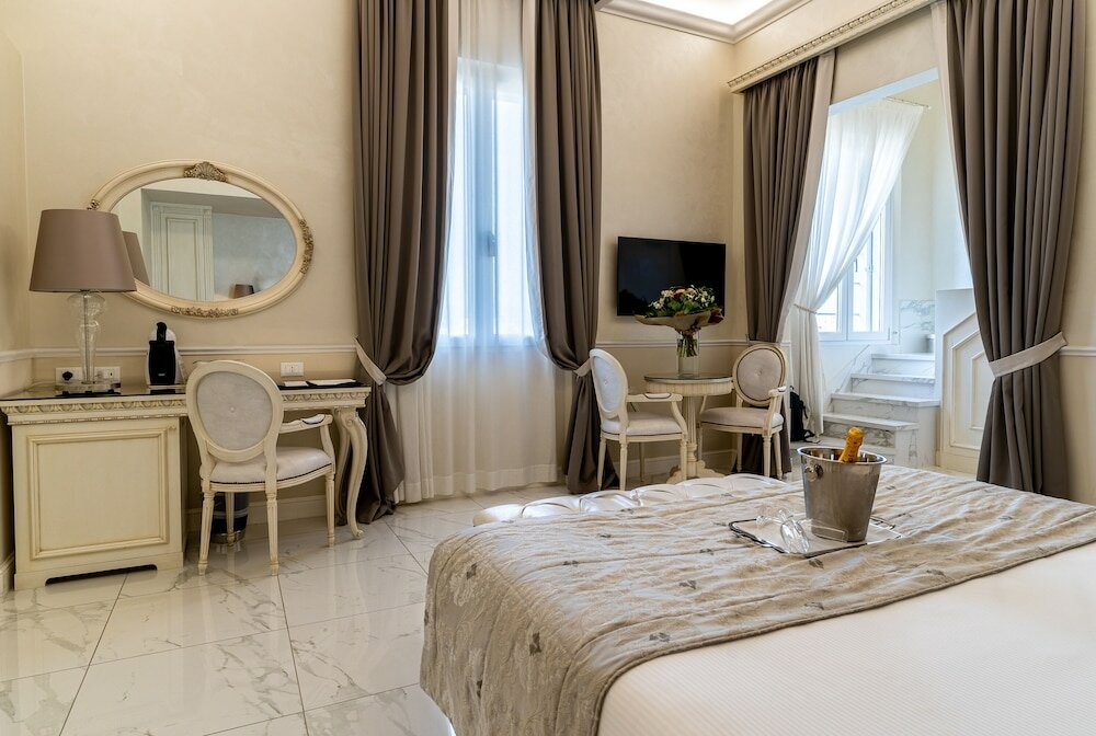 Фото The Moon Boutique Hotel