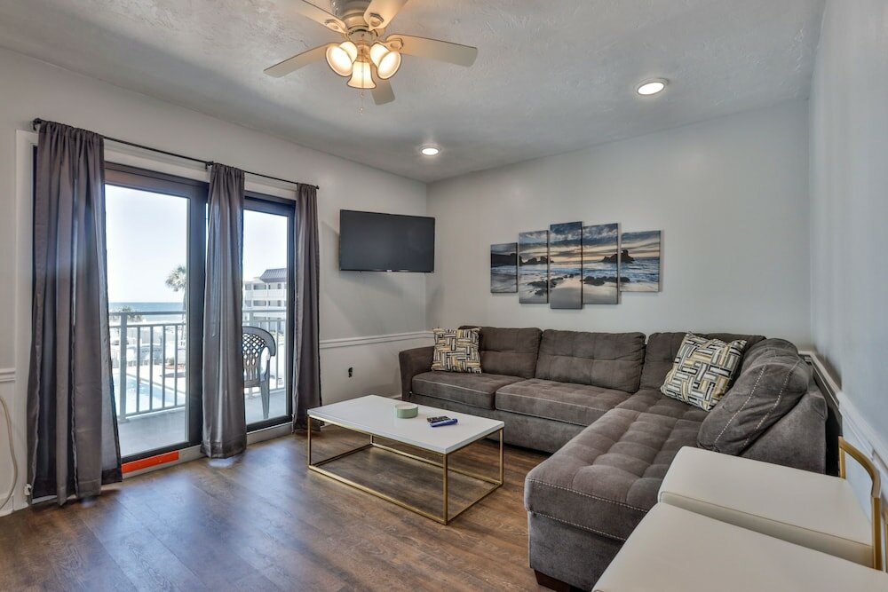 Фото Coastal Waters Inn