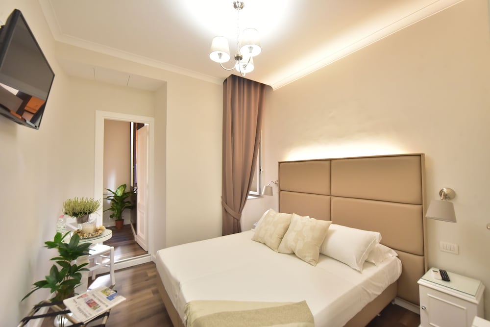 Фото Sacconi Palace Suite Roma