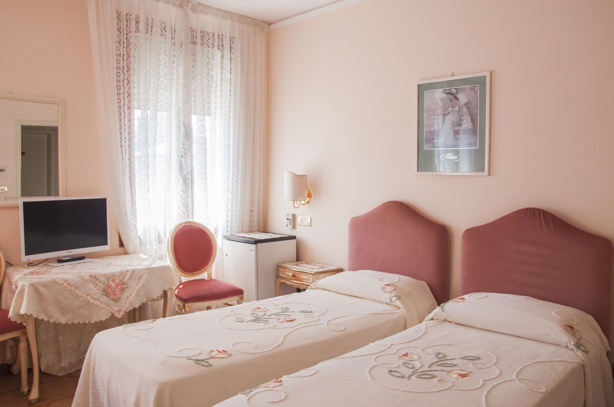 Фото Hotel Villa Serena