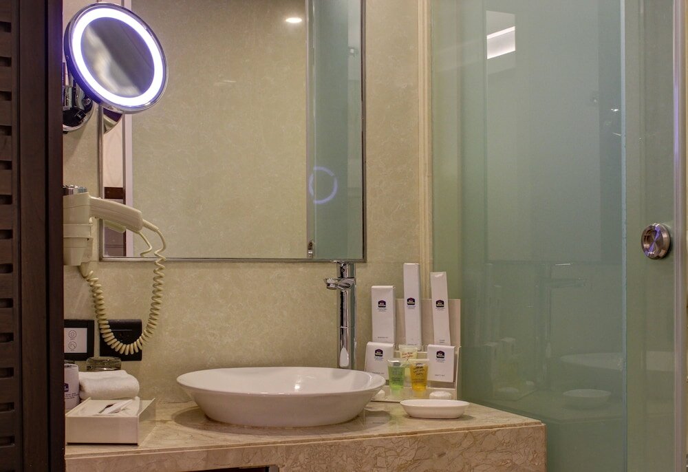 Фото The Sahil Hotel