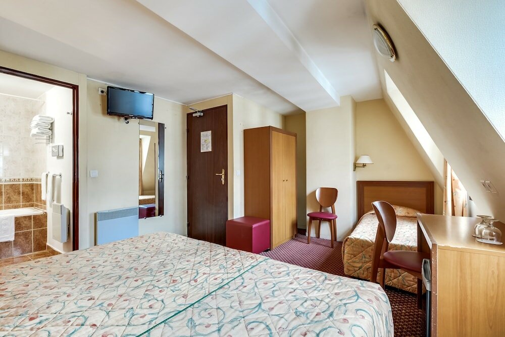 Фото La Dépendance