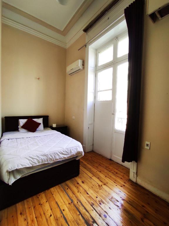 Фото Travelers House Hostel