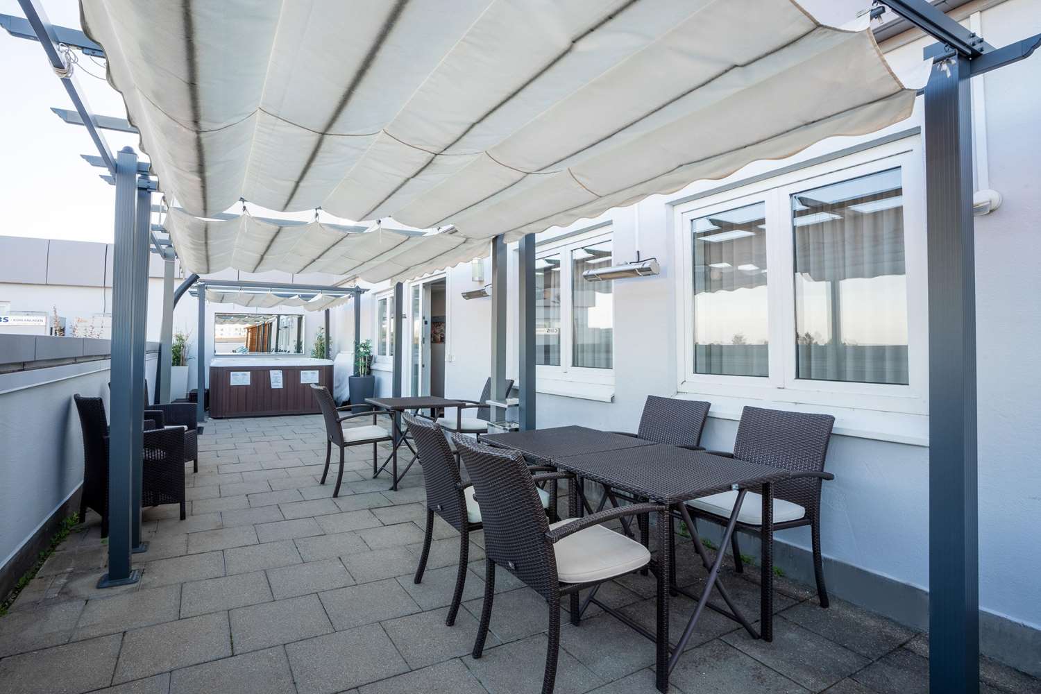 Фото Qu Hotel Augsburg