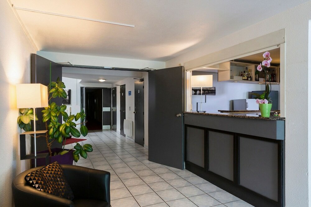 Фото The Originals City, Angers Sud – Le Village 49