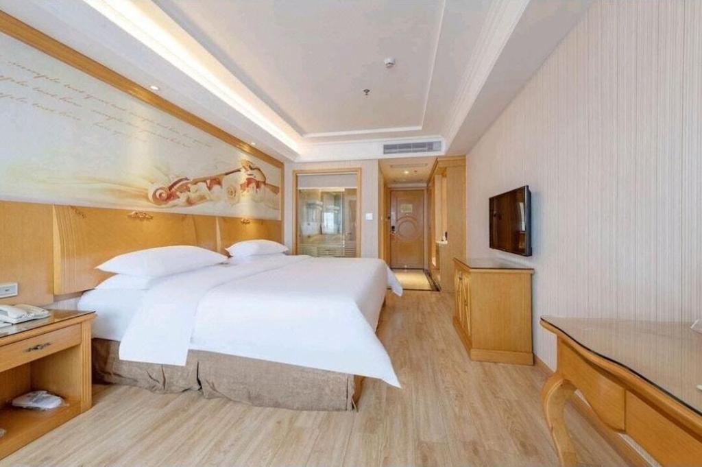 Фото Vienna Hotel Shenzhen - FuYong Metro Station Branch