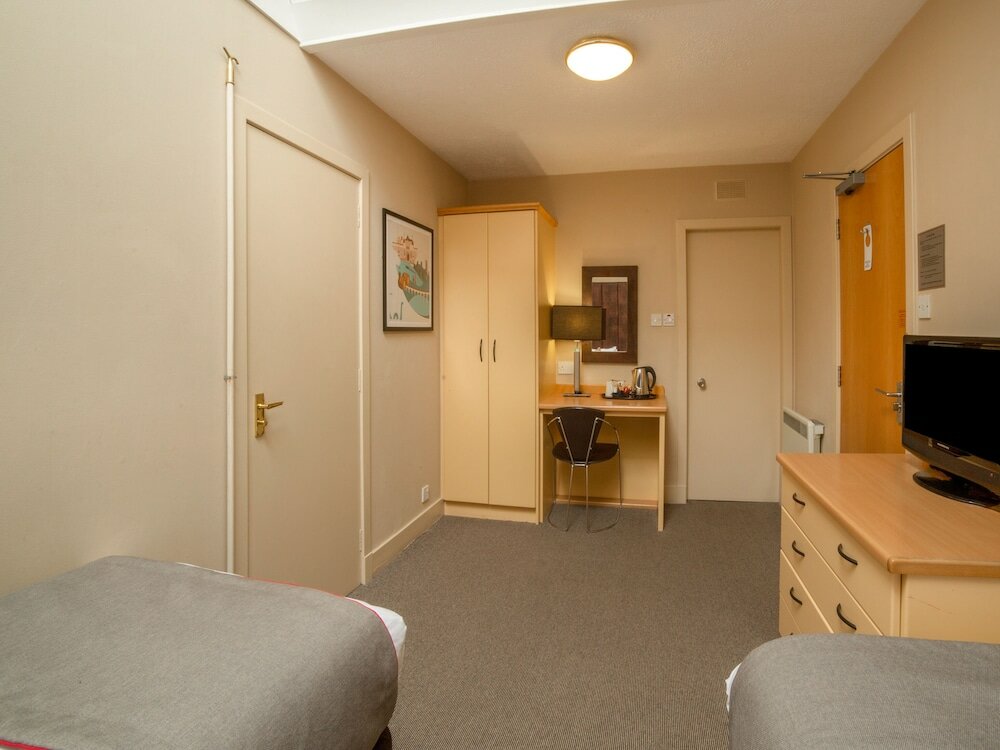 Фото Oyo Flagship Brentwood